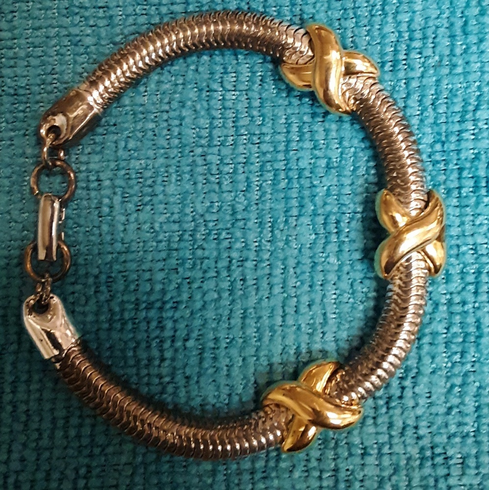 NAPIER Famous Statement Bracelet - Picture 1 of 5